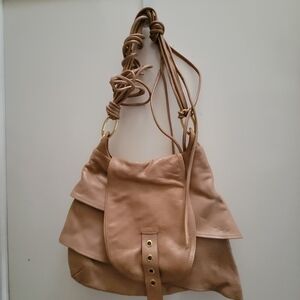 Unique LeSilla Leather Shoulder Bag with Sleek Design - Trendy‎ & Classy